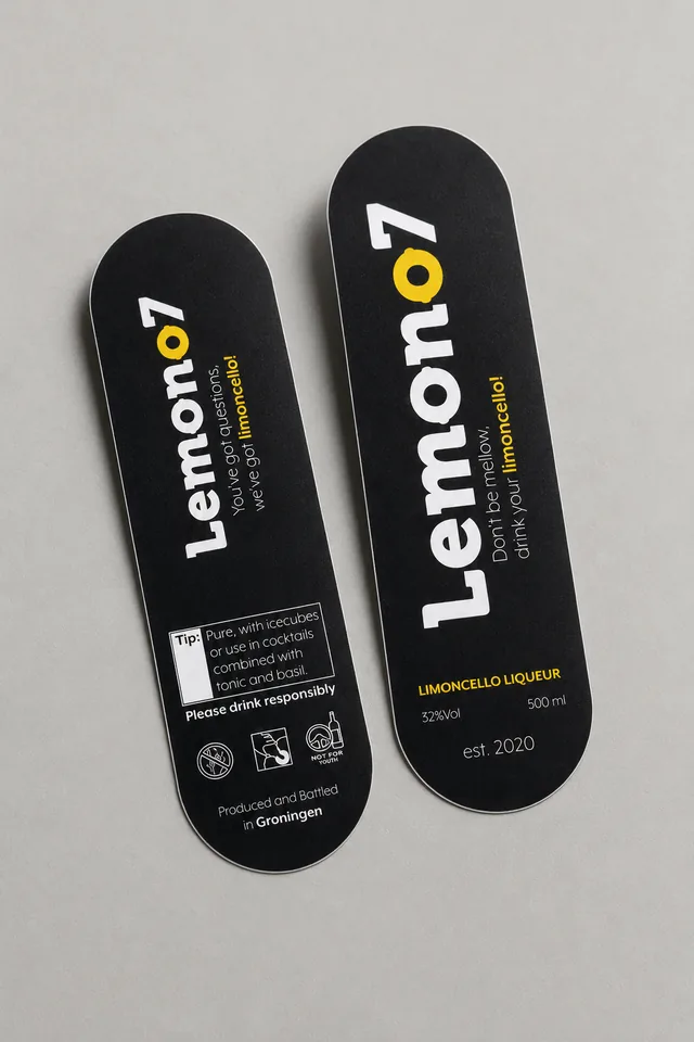 Losse voor- en achteretiketten voor Lemono7 limoncello.